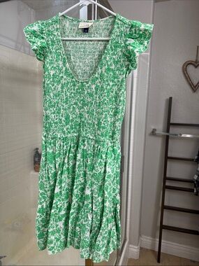 Universal Thread Green and White Floral Smocked Midi Dress